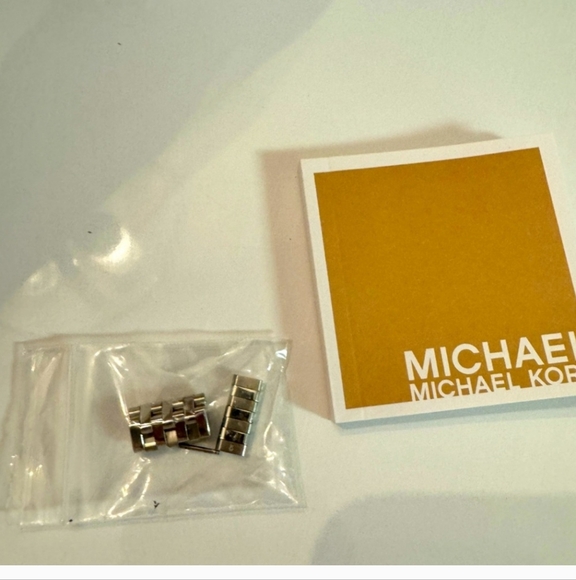 EUC MICHAEL KORS MK3190 WATCH - Picture 4 of 5